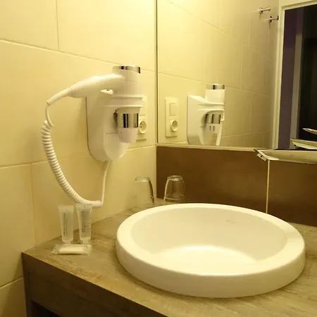 Hotel Kristoffel - Ontbijt Inbegrepen 3*