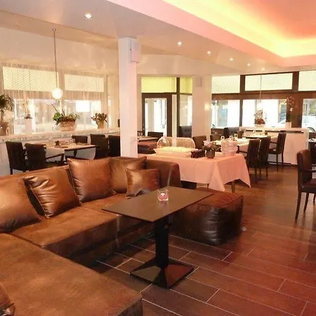 Hotel Kristoffel - Ontbijt Inbegrepen 3*